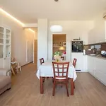Appartement By The Sea - 25176